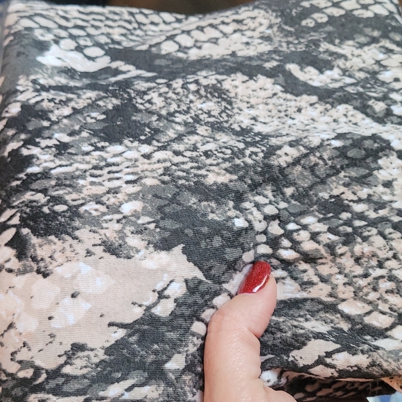 Lularoe Perfect Tank Snake print Size SMALL - Picture 7 of 7